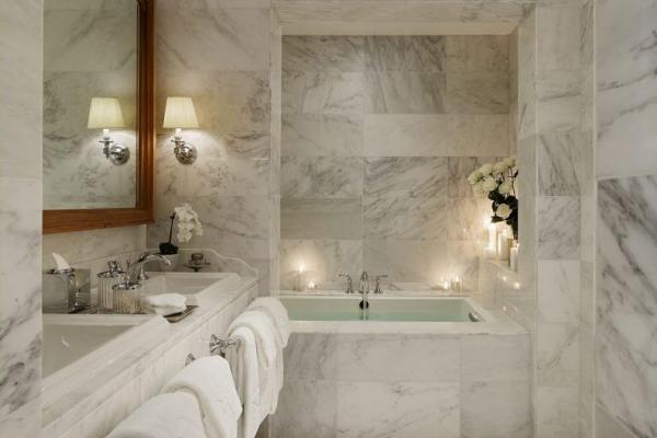 Cách làm sạch đá marble ốp tường, nền nhà tắm